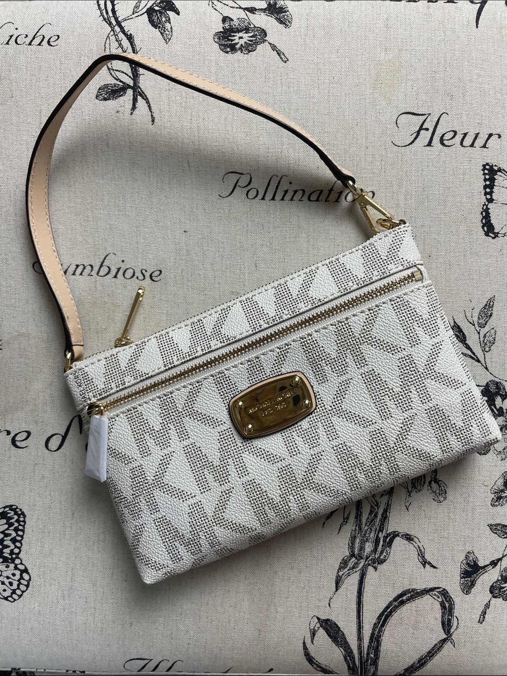 Michael Kors Jet Set Large Wristlet